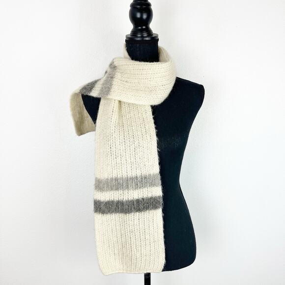 Hilda LTD 100% Pure Wool Winter Scarf Made In Iceland Ivory & Gray 7x60 - Picture 2 of 6
